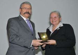 'Tarihi çarpıtıyorlar'